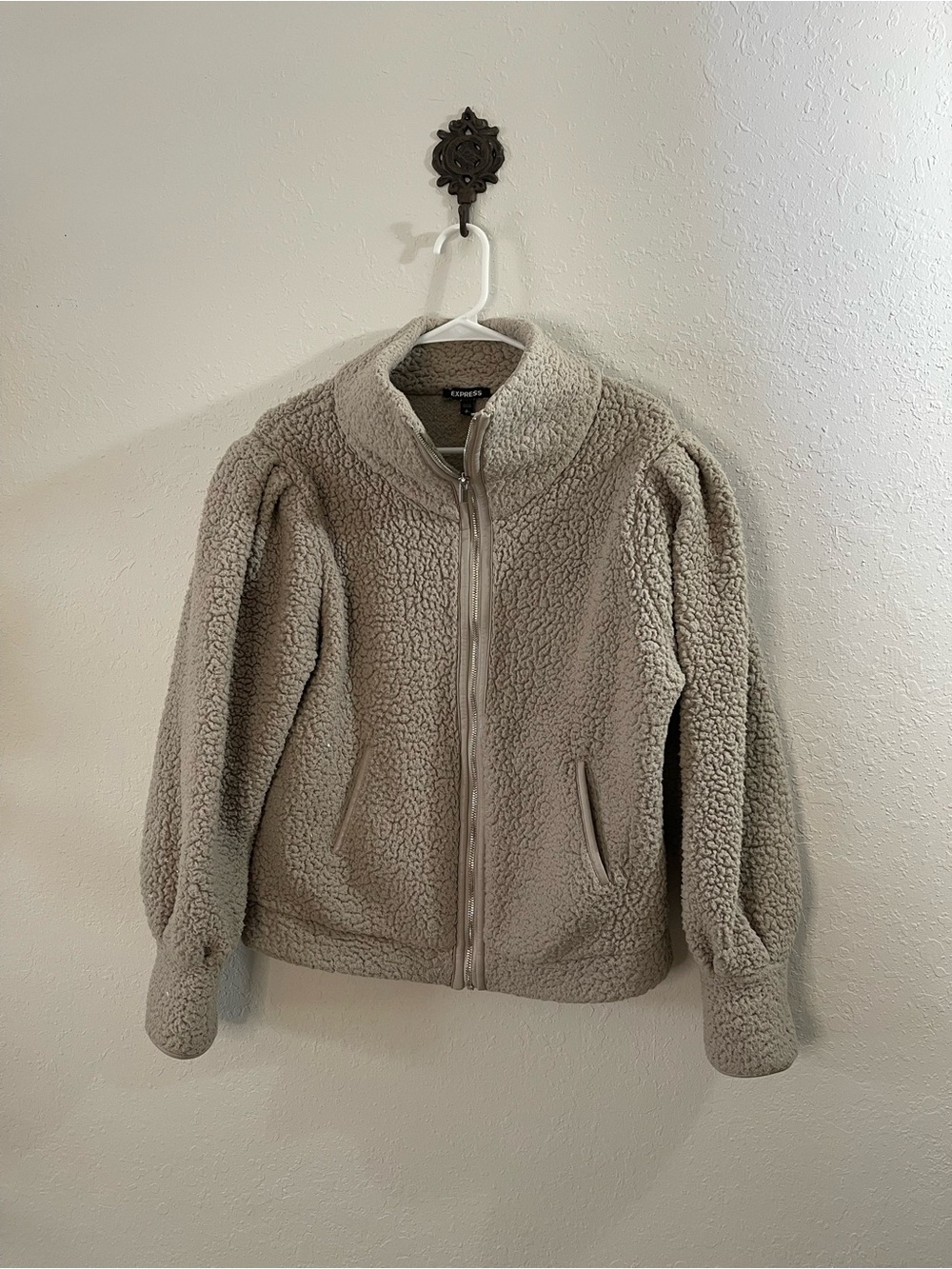 Cozy Women's Zip-Front Sherpa Jacket in Taupe